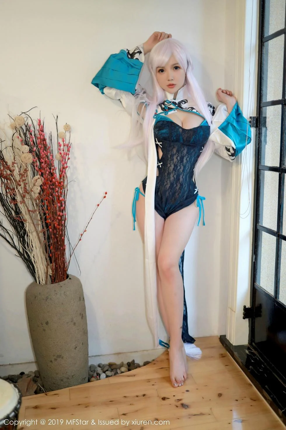 性感美女糯美子Mini角色Cos主题系列秀完美身材绝美写真 第 18 张