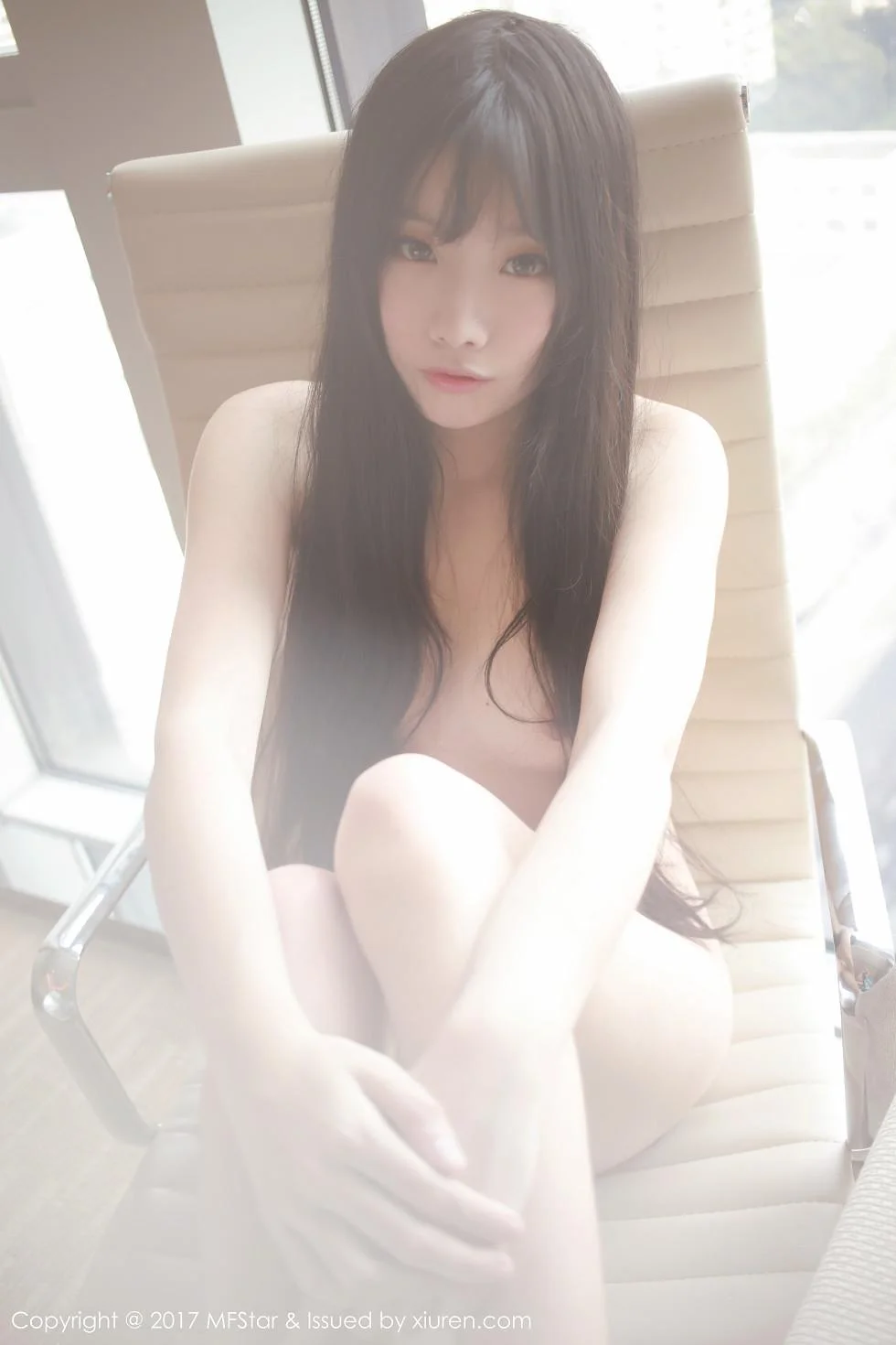 草莓兔兔大尺度私房全裸人体艺术绝美写真 第 1 张