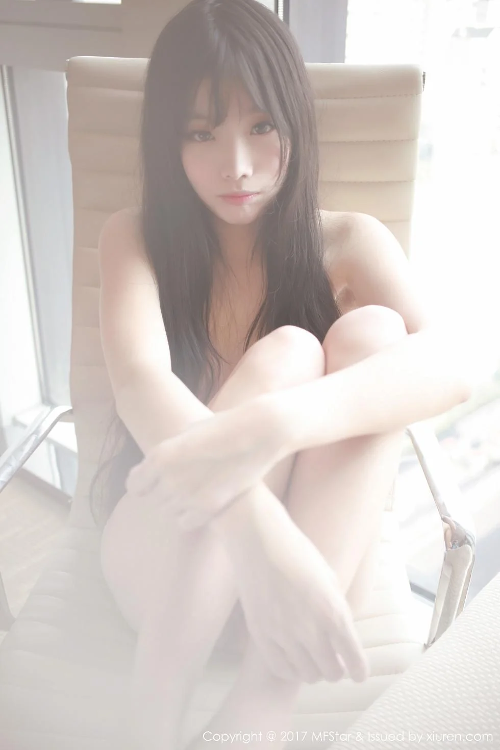 草莓兔兔大尺度私房全裸人体艺术绝美写真 第 3 张
