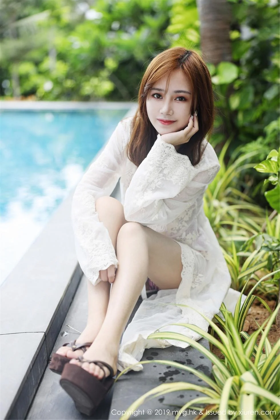 羽住real越南旅拍性感比基尼+蕾丝女仆装惹火绝美写真 第 11 张