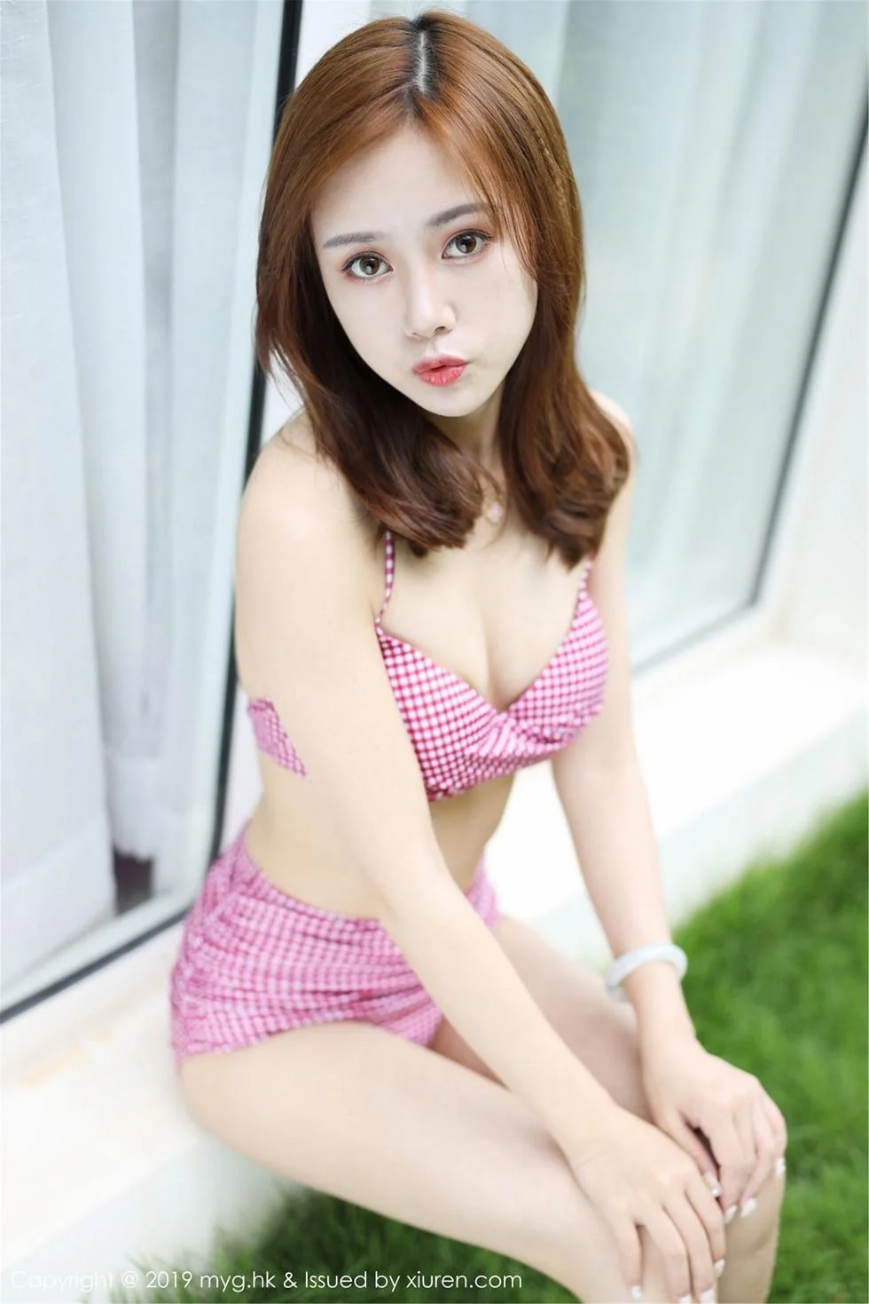 羽住real越南旅拍性感比基尼+蕾丝女仆装惹火绝美写真 第 4 张