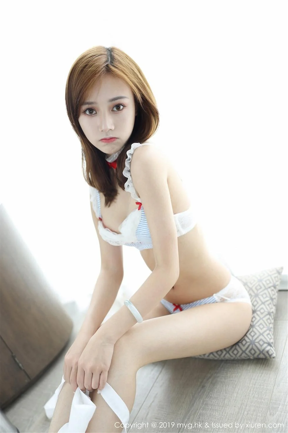 羽住real越南旅拍性感比基尼+蕾丝女仆装惹火绝美写真 第 56 张