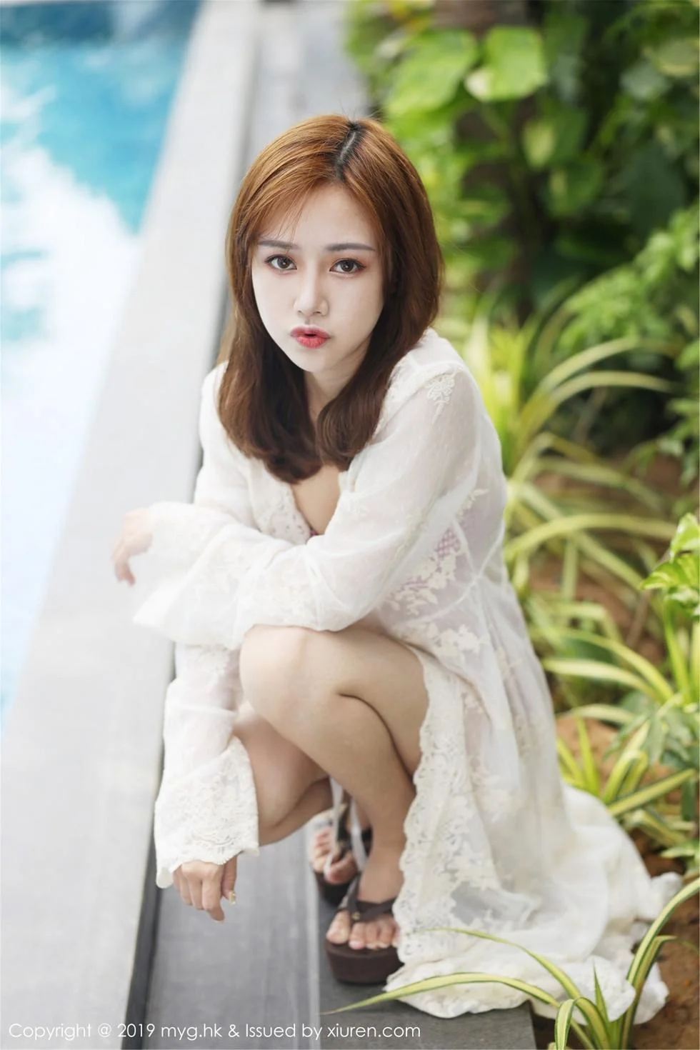 羽住real越南旅拍性感比基尼+蕾丝女仆装惹火绝美写真 第 7 张
