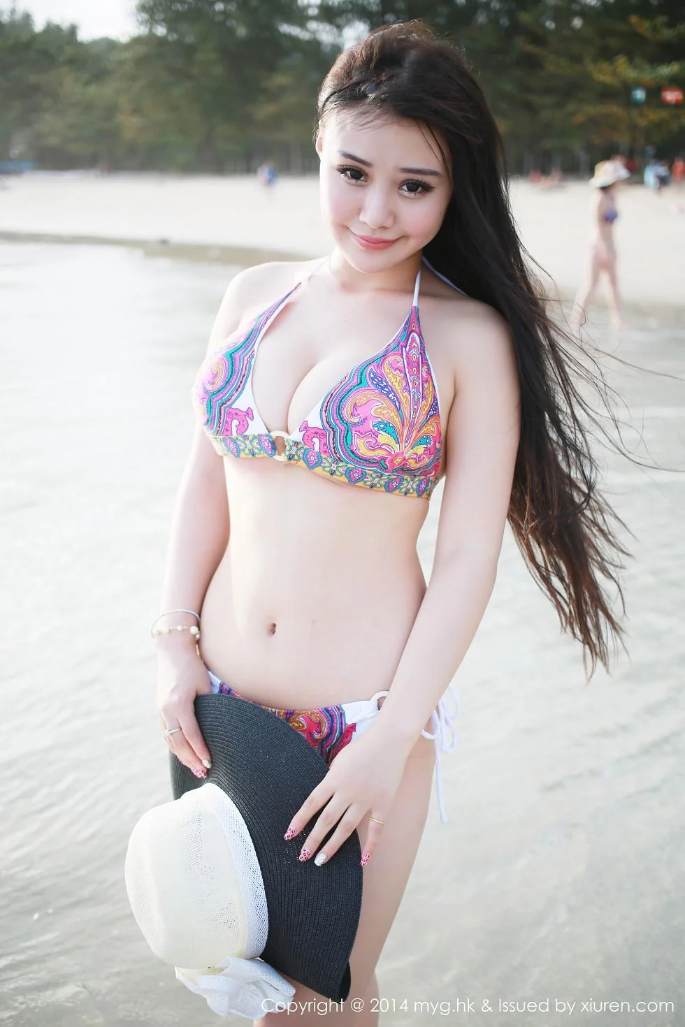 Barbie可儿海边清凉花色比基尼爆乳绝美写真 第 34 张