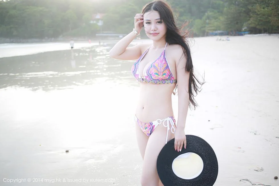 Barbie可儿海边清凉花色比基尼爆乳绝美写真 第 38 张