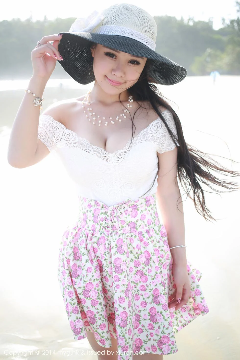 Barbie可儿海边清凉花色比基尼爆乳绝美写真 第 5 张