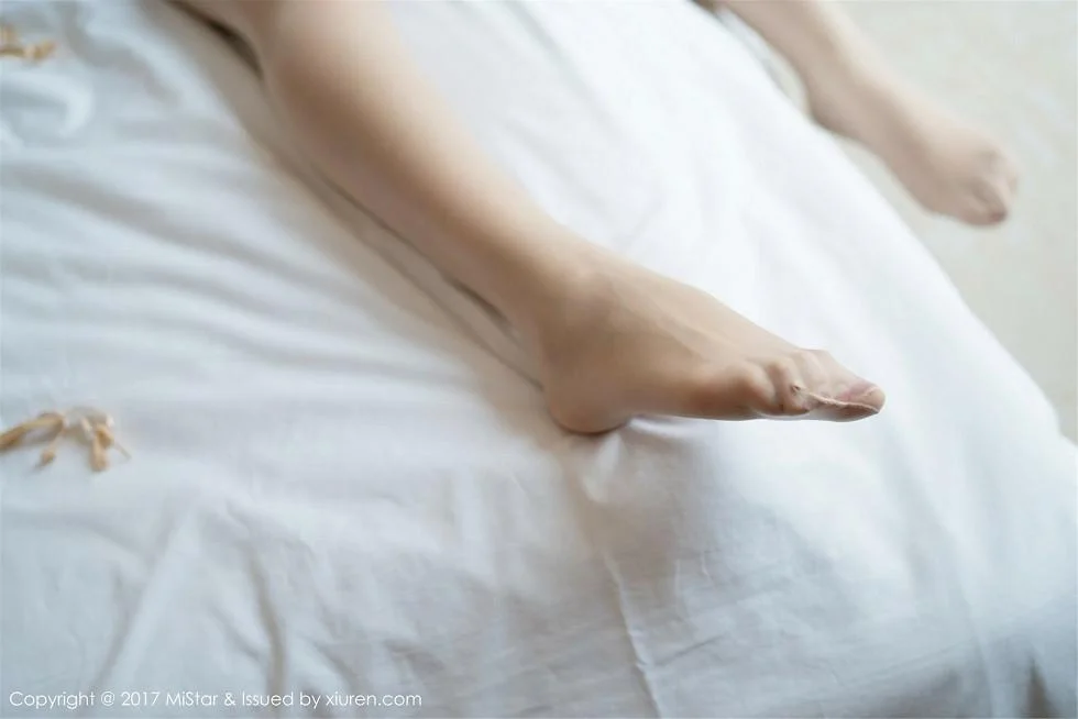 御姐丁筱南超薄肉色连体内衣大尺度撩人绝美写真 第 23 张