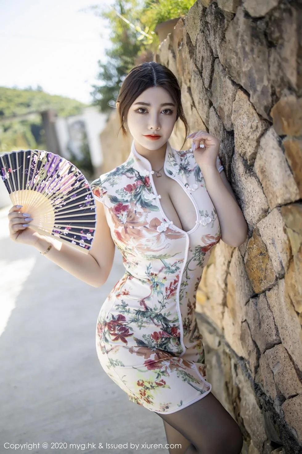 软软子性感古韵旗袍半脱露情趣内衣吊带黑丝极致绝美写真 第 14 张
