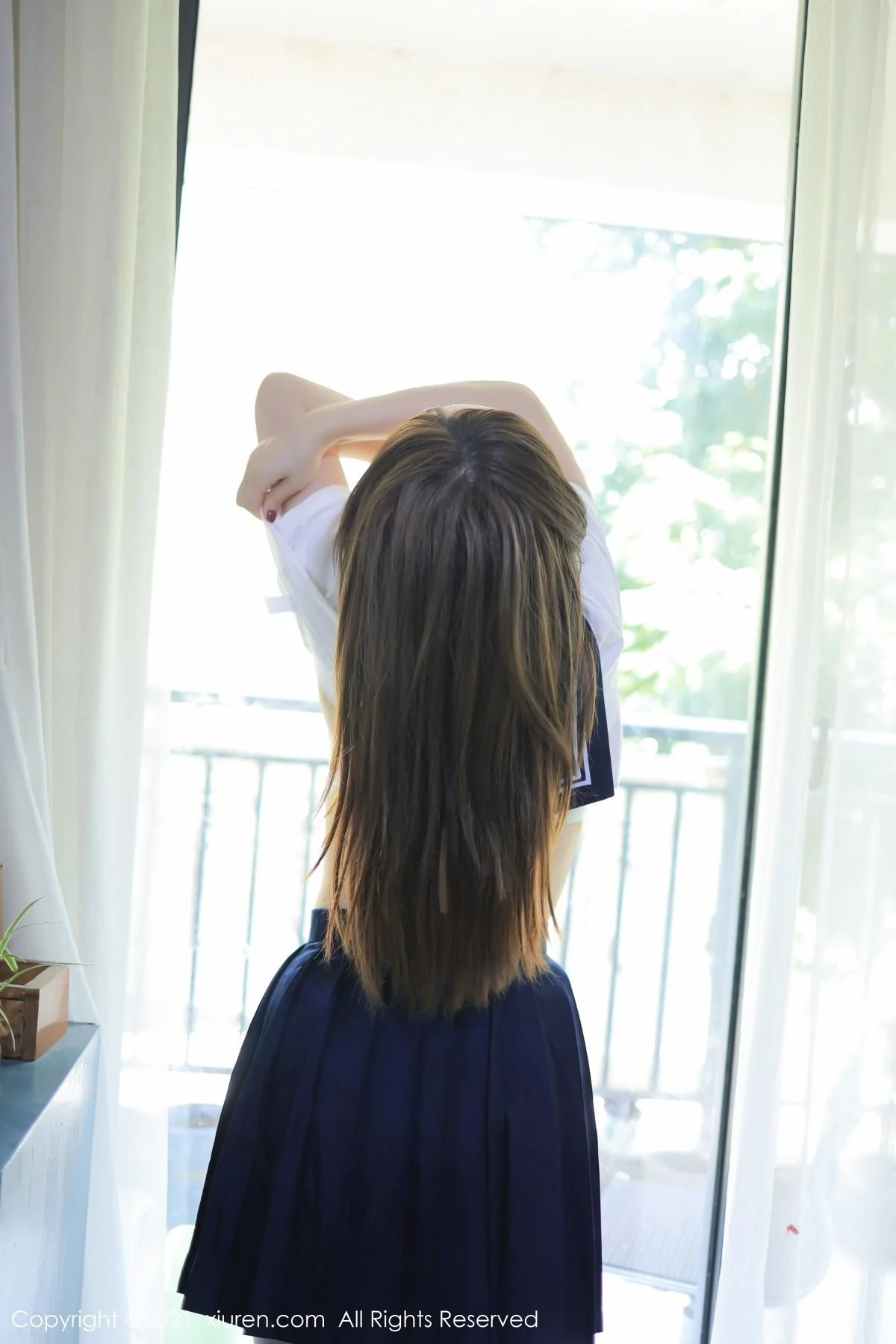 豆瓣酱真实画室场景主题半脱制服露开档白丝完美绝美写真 第 30 张