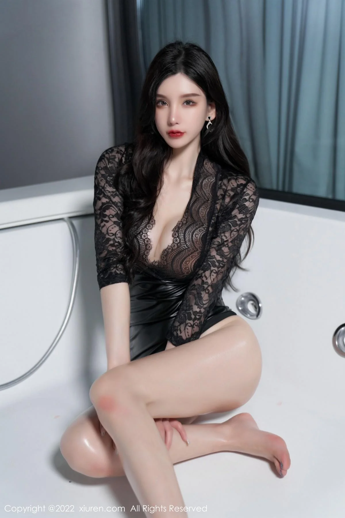 周于希Sally三亚旅拍黑色轻透上衣配无内黑丝秀翘臀绝美写真 第 47 张
