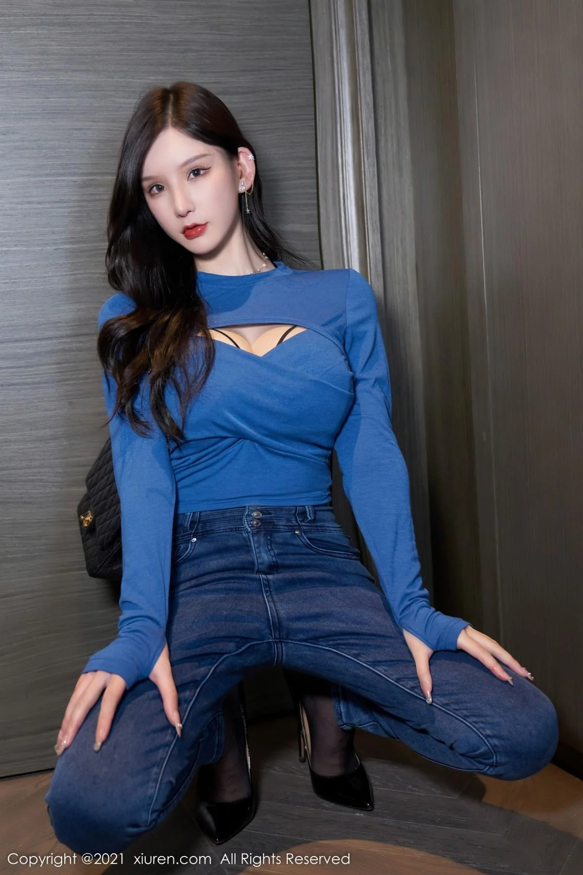 周于希Sandy私房半脱露黑色蕾丝内衣配蕾丝吊袜绝美写真 第 18 张