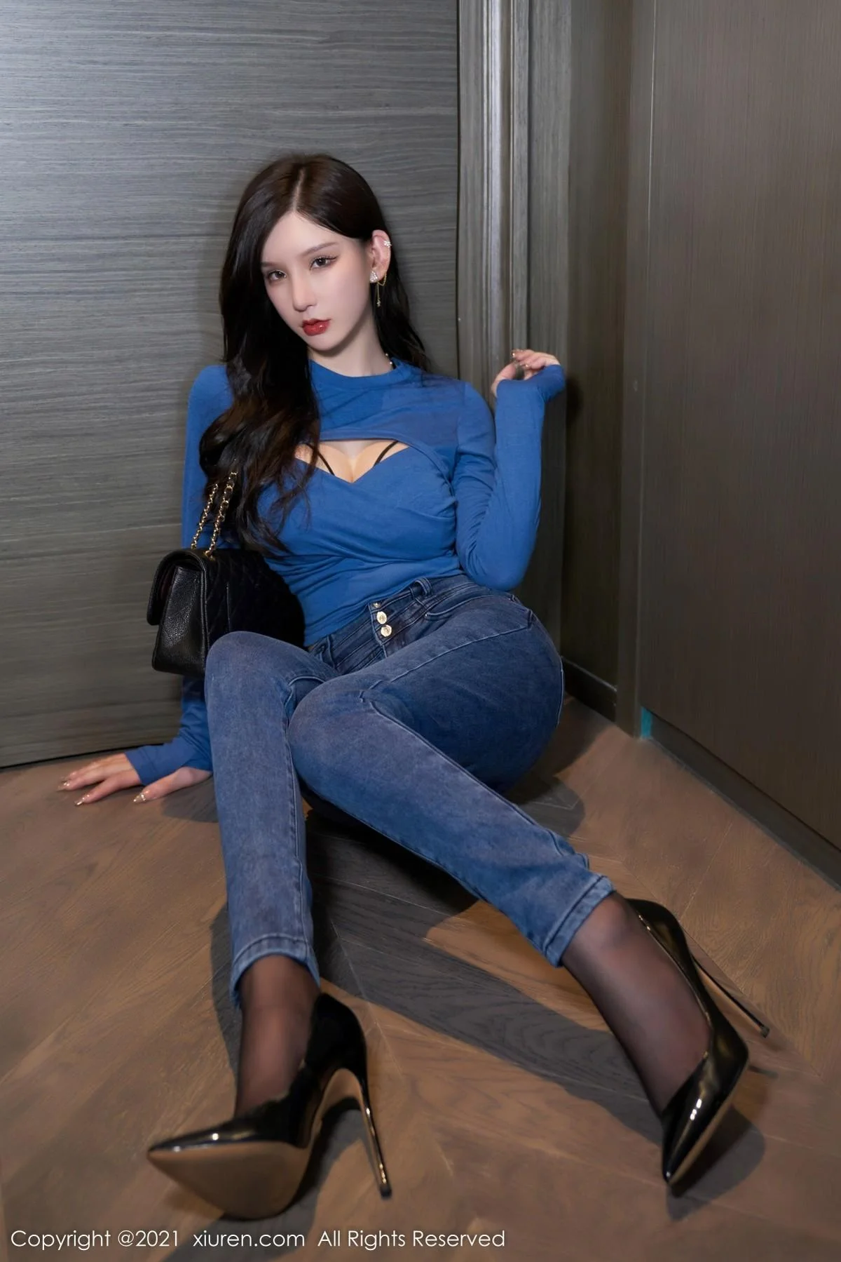 周于希Sandy私房半脱露黑色蕾丝内衣配蕾丝吊袜绝美写真 第 22 张