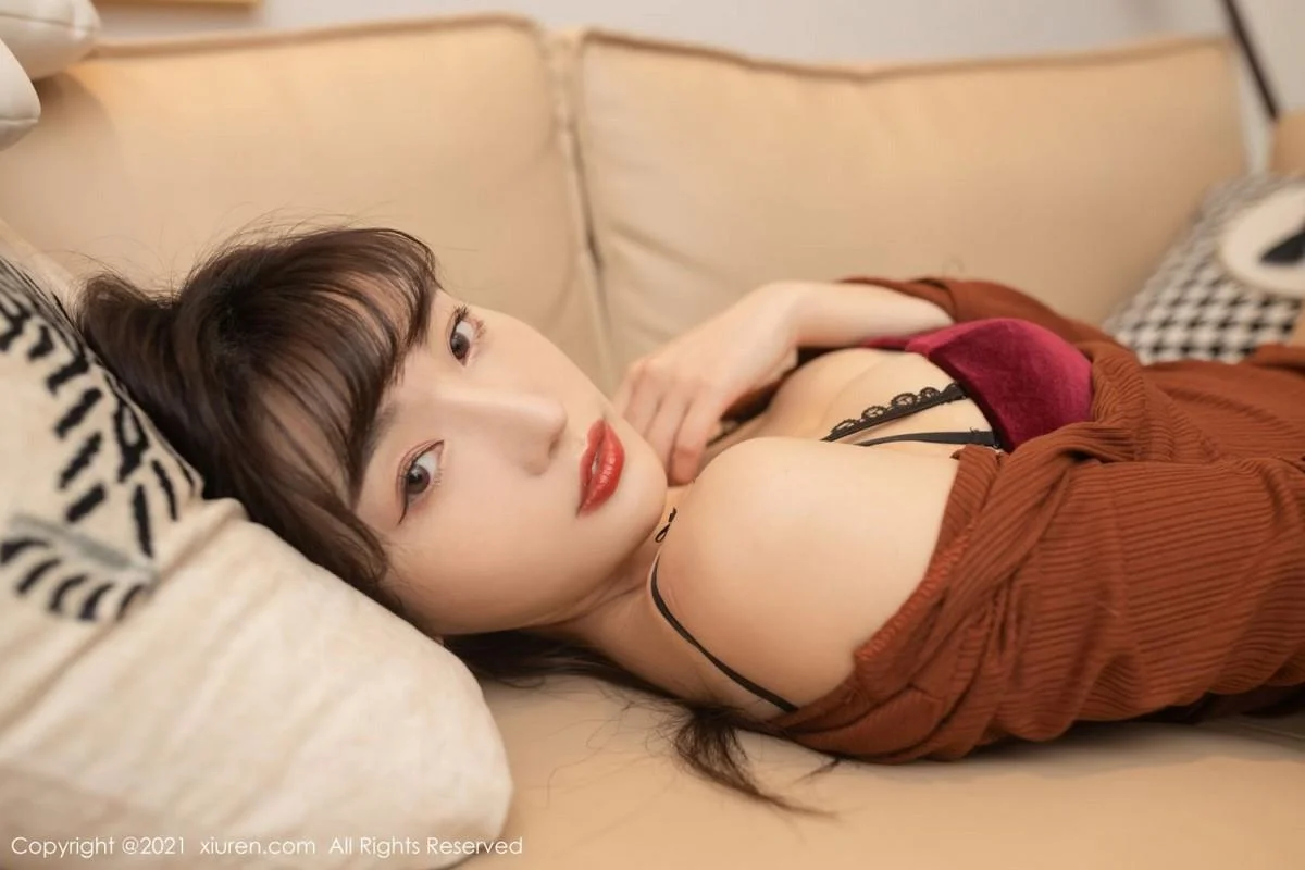 陆萱萱成都旅拍租赁女友见父母主题超薄肉丝裤袜绝美写真 第 37 张