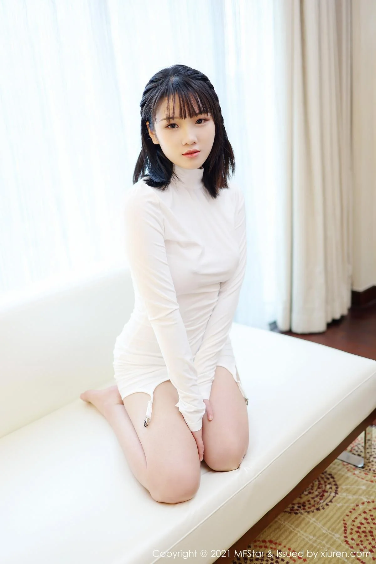 果果吖私房性感白色服饰半脱黑色内裤绝美写真 第 13 张