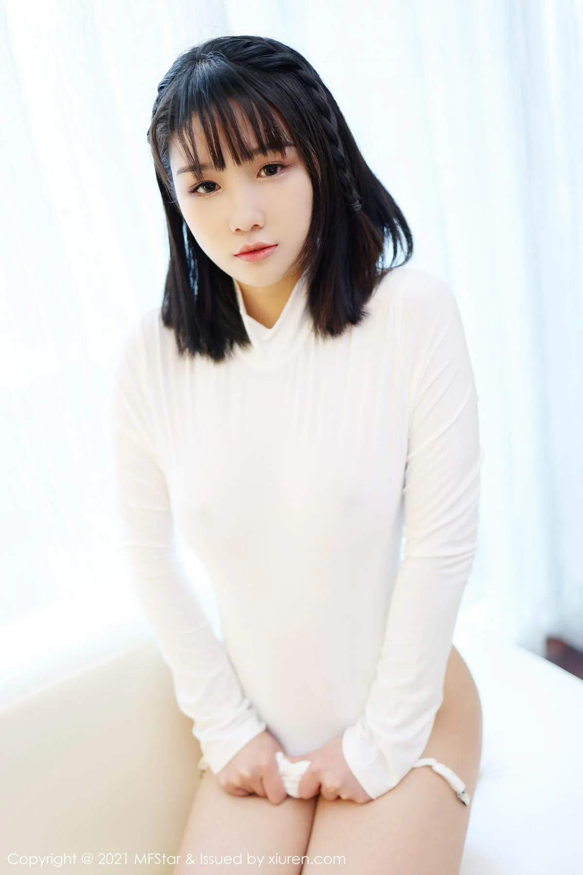 果果吖私房性感白色服饰半脱黑色内裤绝美写真 第 27 张