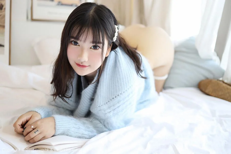 小尤奈清新毛衣秀雪乳半脱内裤翘臀屁沟极致绝美写真 第 31 张