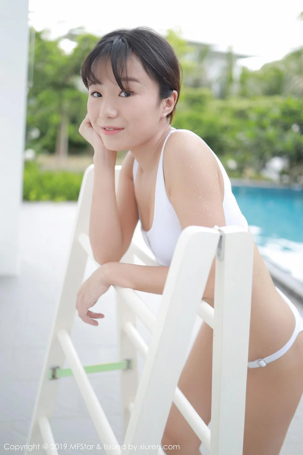 仓井优香室外泳池性感比基尼秀完美身材写真 第 24 张