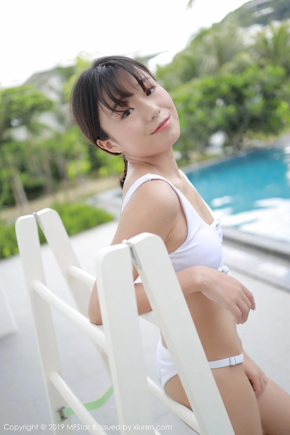 仓井优香室外泳池性感比基尼秀完美身材写真 第 30 张