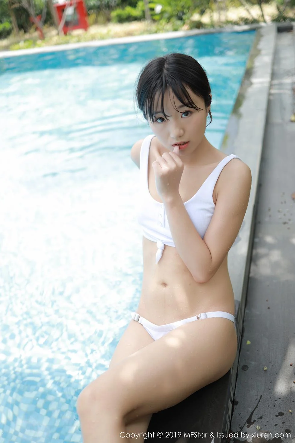 仓井优香室外泳池性感比基尼秀完美身材写真 第 73 张