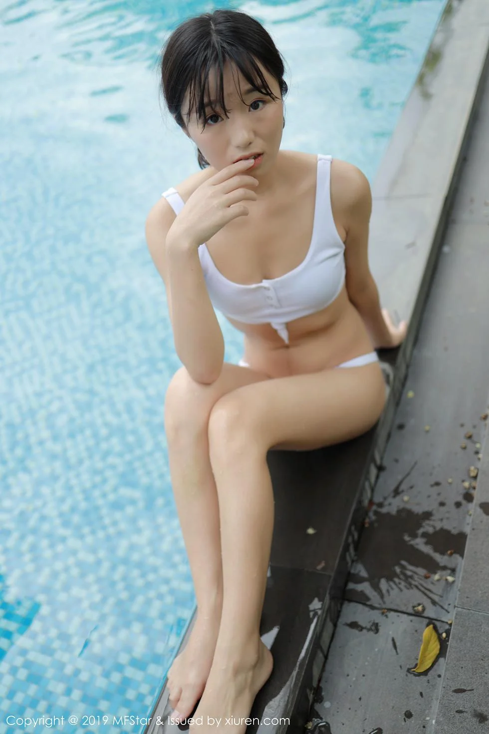 仓井优香室外泳池性感比基尼秀完美身材写真 第 76 张