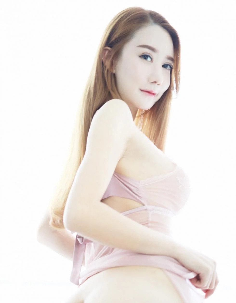 小樱baby私房粉色薄纱内衣透视秀豪乳惹火绝美写真 第 78 张