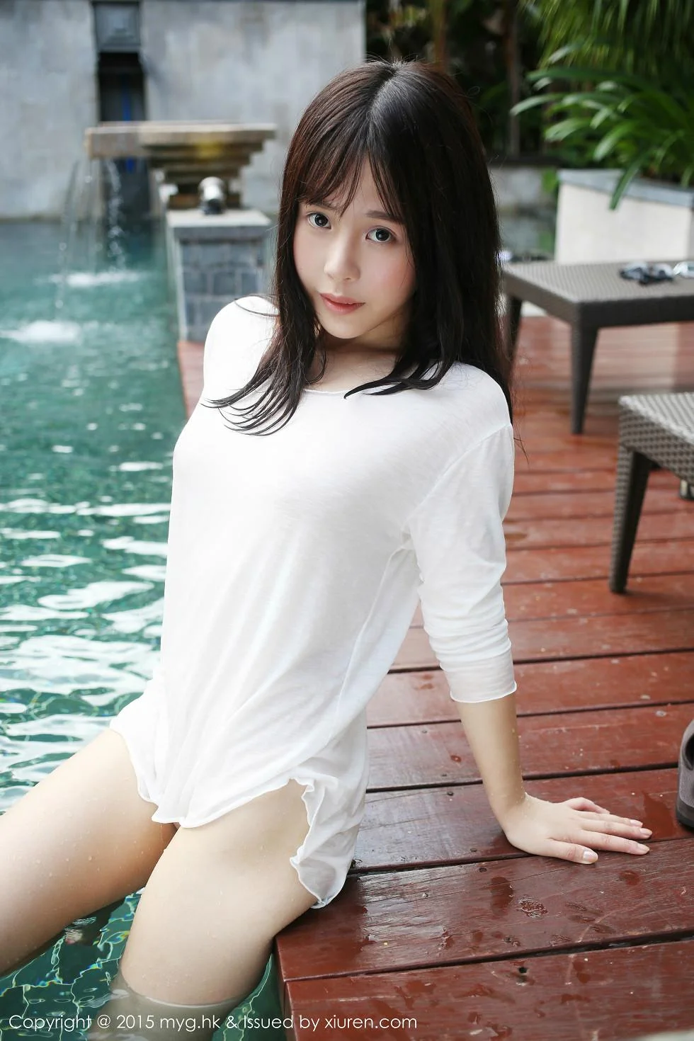 Evelyn艾莉白色T恤湿身真空透视秀美乳撩人写真 第 21 张