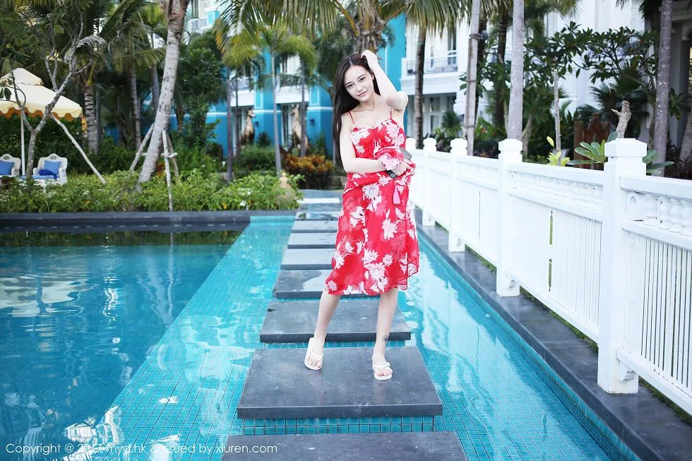 唐琪儿il越南旅拍波西米亚风红色吊带裙性感写真 第 6 张