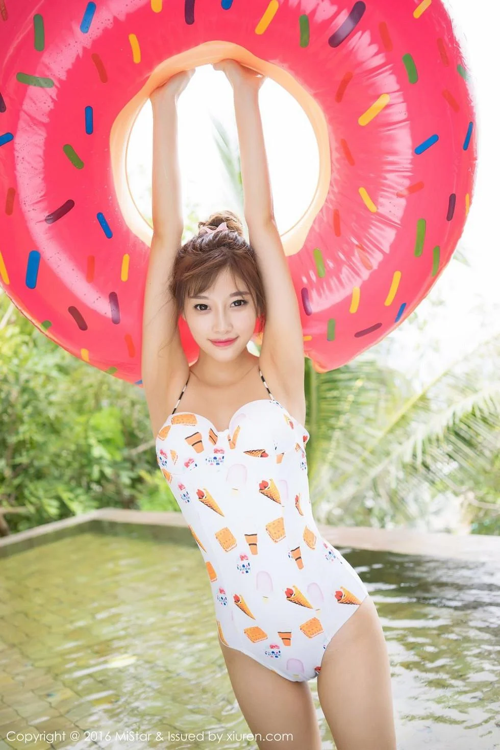 Sugar小甜心CC苏梅岛旅拍白衬衣黑裙下黑丝美腿性感写真 第 81 张