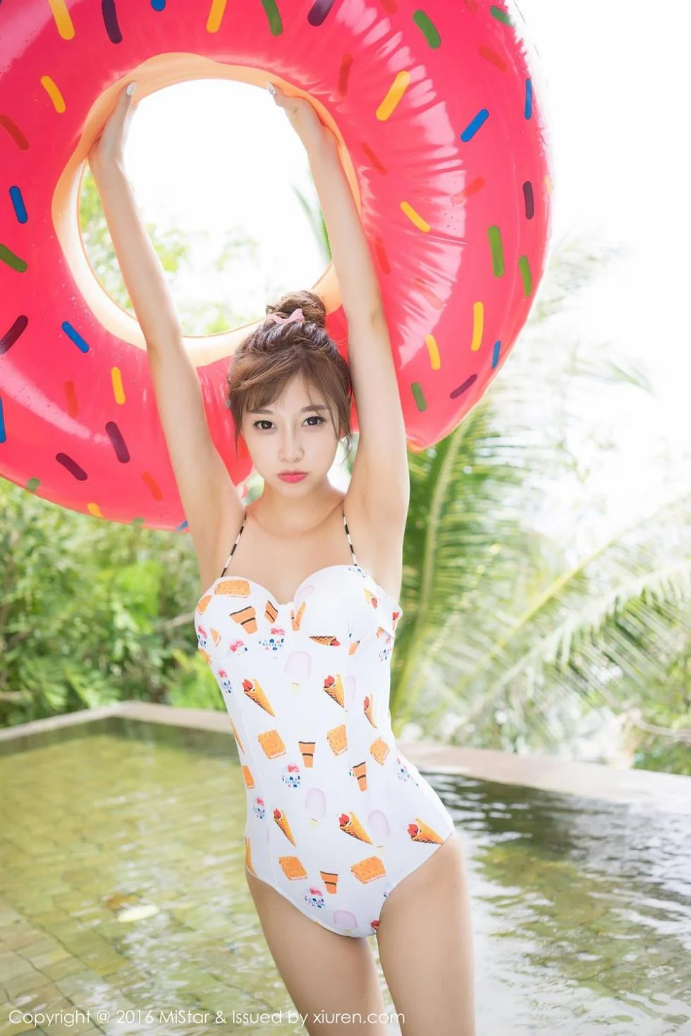 Sugar小甜心CC苏梅岛旅拍白衬衣黑裙下黑丝美腿性感写真 第 84 张
