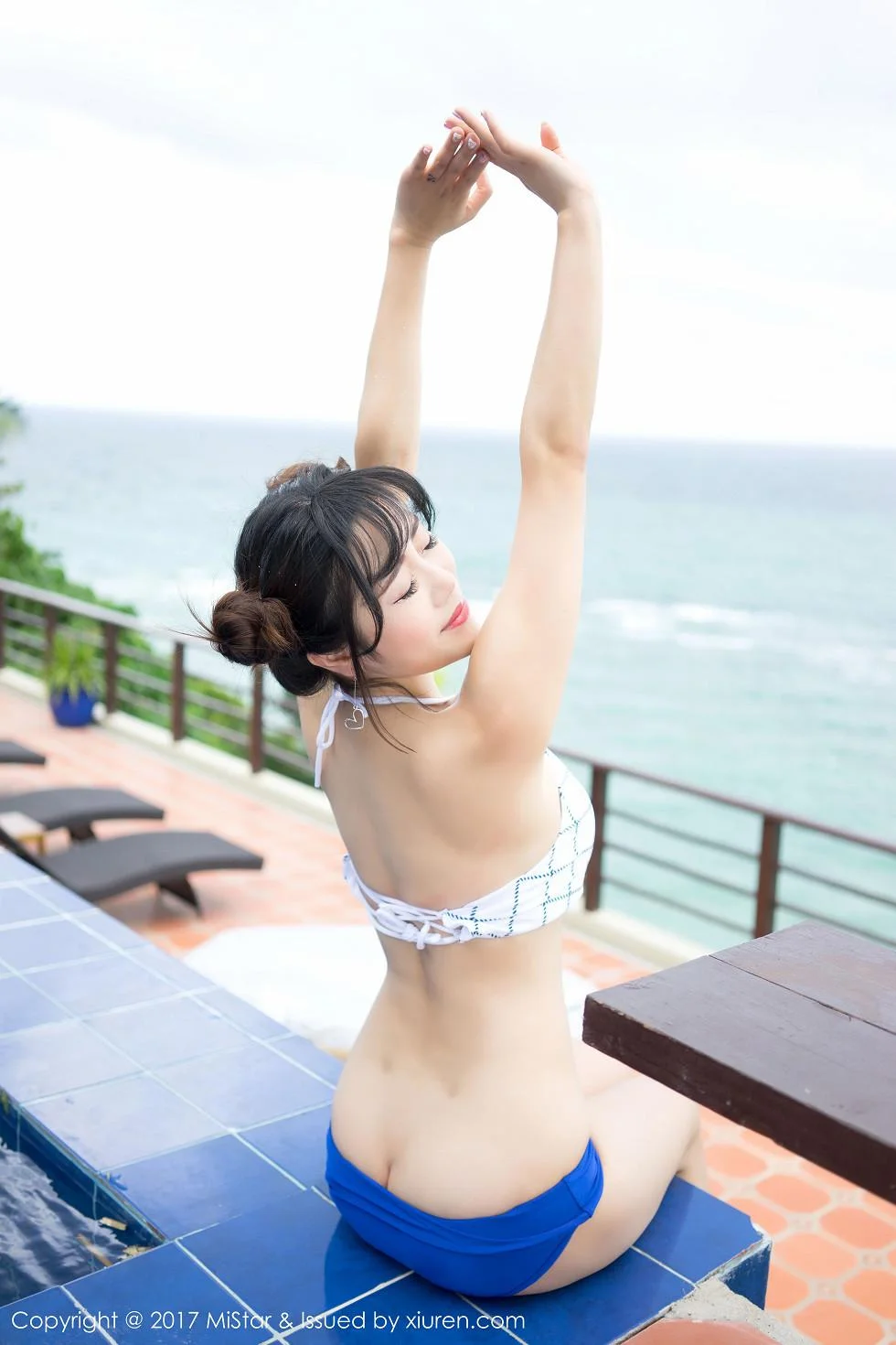 兜豆靓Youlina长滩旅拍泳池边性感比基尼迷人写真 第 60 张