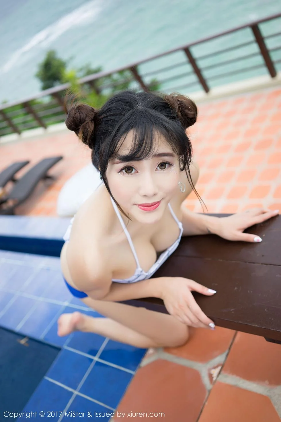 兜豆靓Youlina长滩旅拍泳池边性感比基尼迷人写真 第 64 张