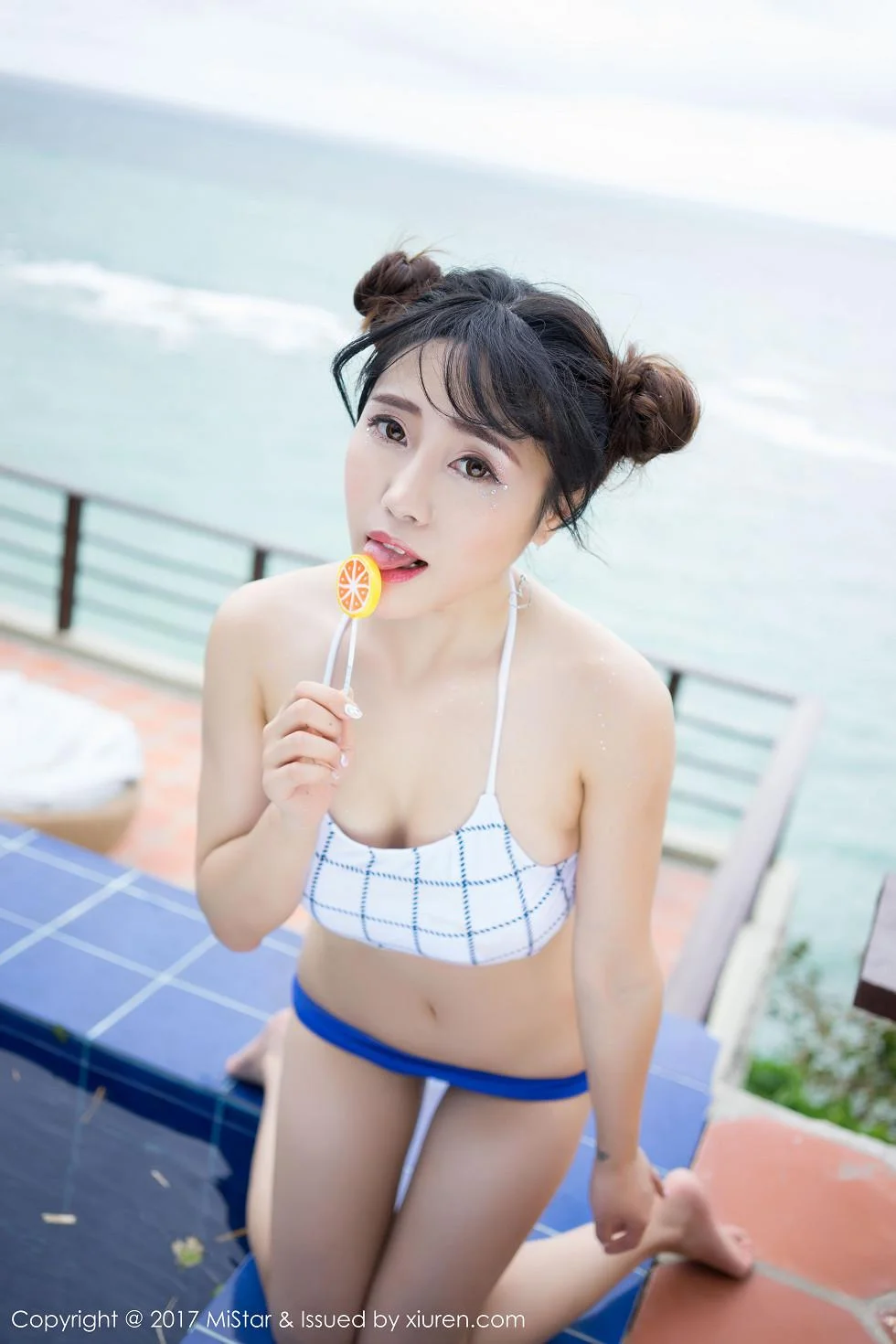 兜豆靓Youlina长滩旅拍泳池边性感比基尼迷人写真 第 71 张