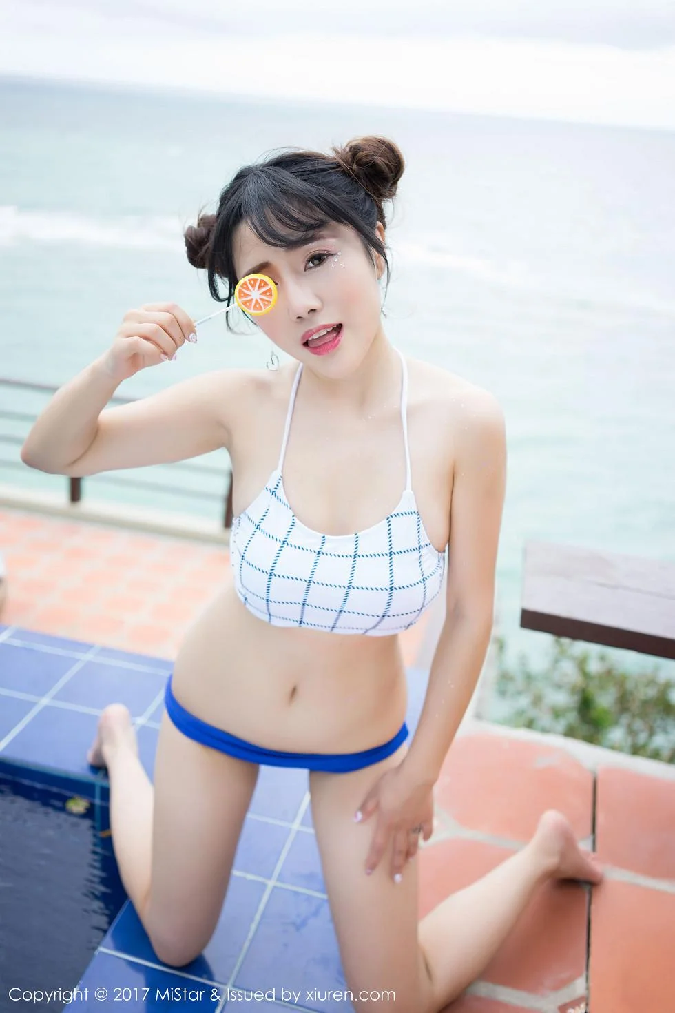 兜豆靓Youlina长滩旅拍泳池边性感比基尼迷人写真 第 73 张