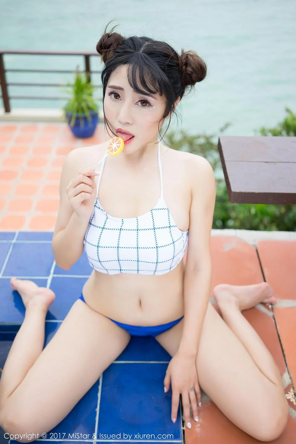 兜豆靓Youlina长滩旅拍泳池边性感比基尼迷人写真 第 78 张
