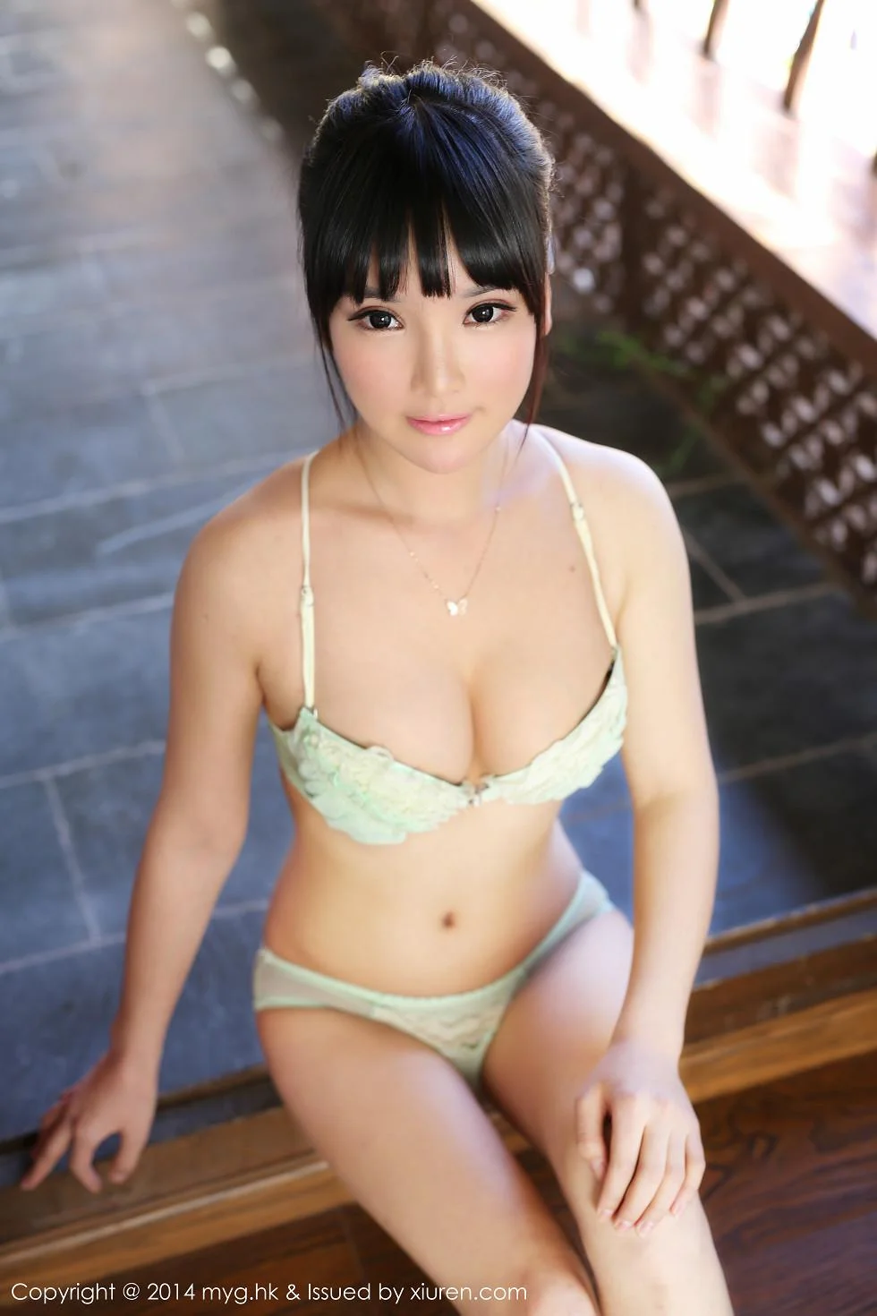 妮儿Bluelabe丽江旅拍半裸下身美臀屁沟撩人诱惑 第 93 张