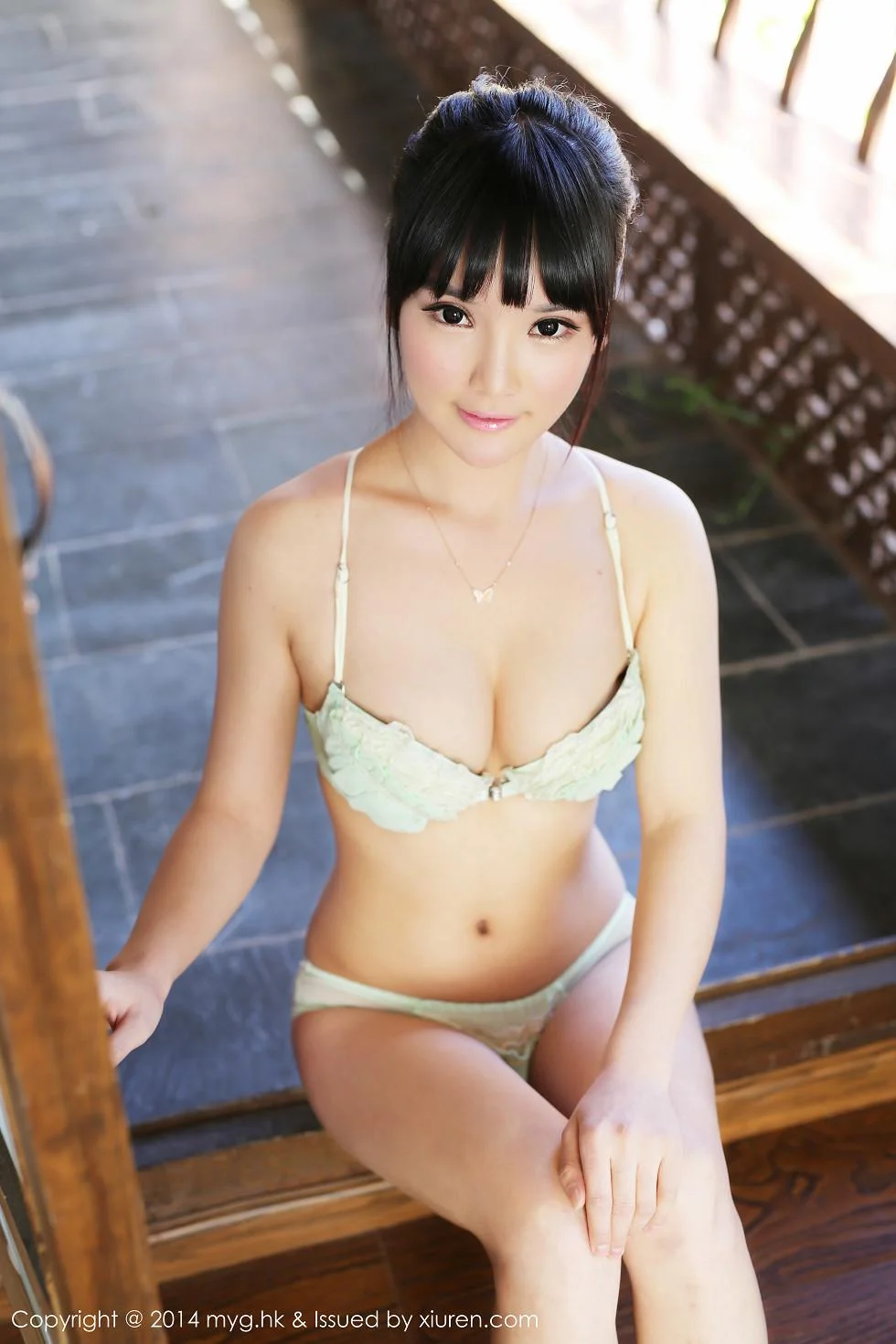 妮儿Bluelabe丽江旅拍半裸下身美臀屁沟撩人诱惑 第 96 张
