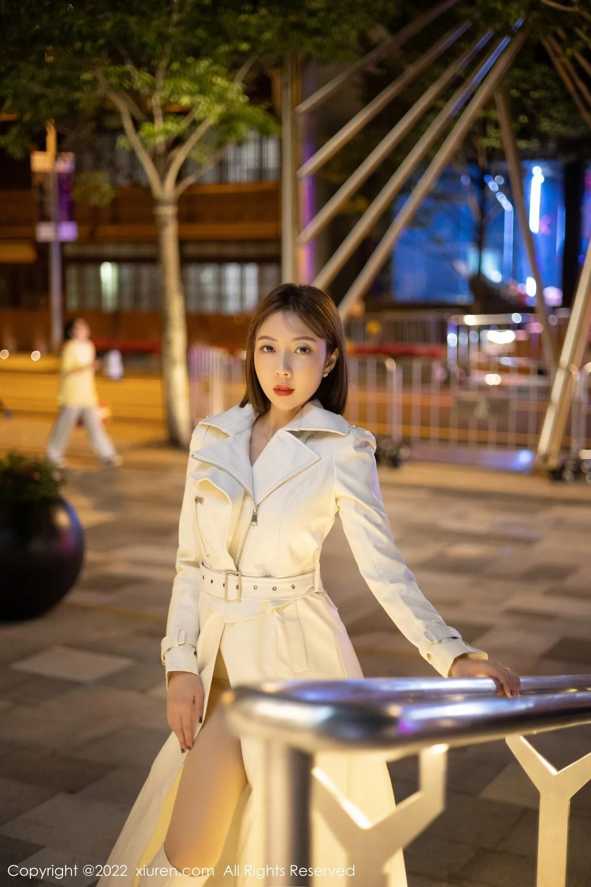 御姐果儿Victoria青海旅拍脱风衣露艳红色蕾丝内衣丰满绝美写真 第 50 张