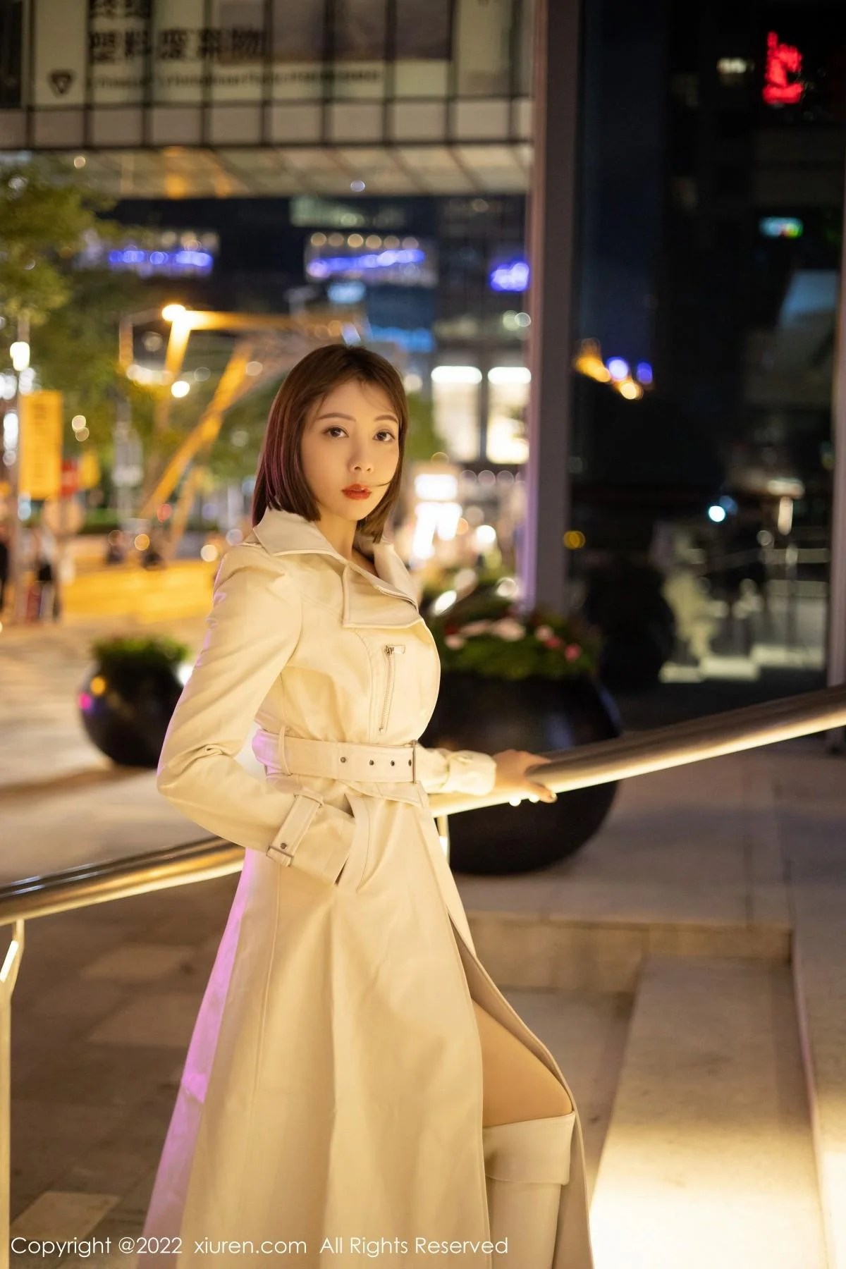 御姐果儿Victoria青海旅拍脱风衣露艳红色蕾丝内衣丰满绝美写真 第 53 张
