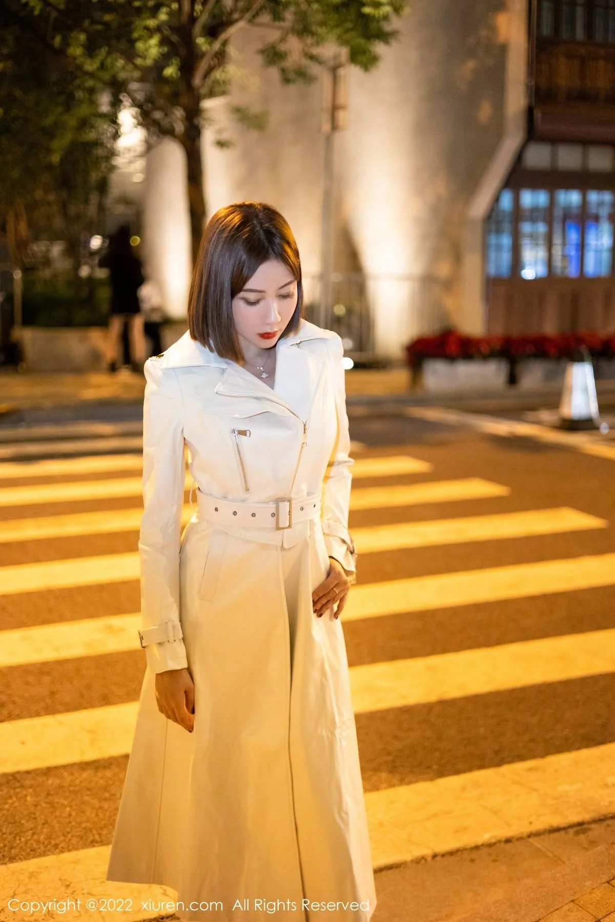 御姐果儿Victoria青海旅拍脱风衣露艳红色蕾丝内衣丰满绝美写真 第 58 张