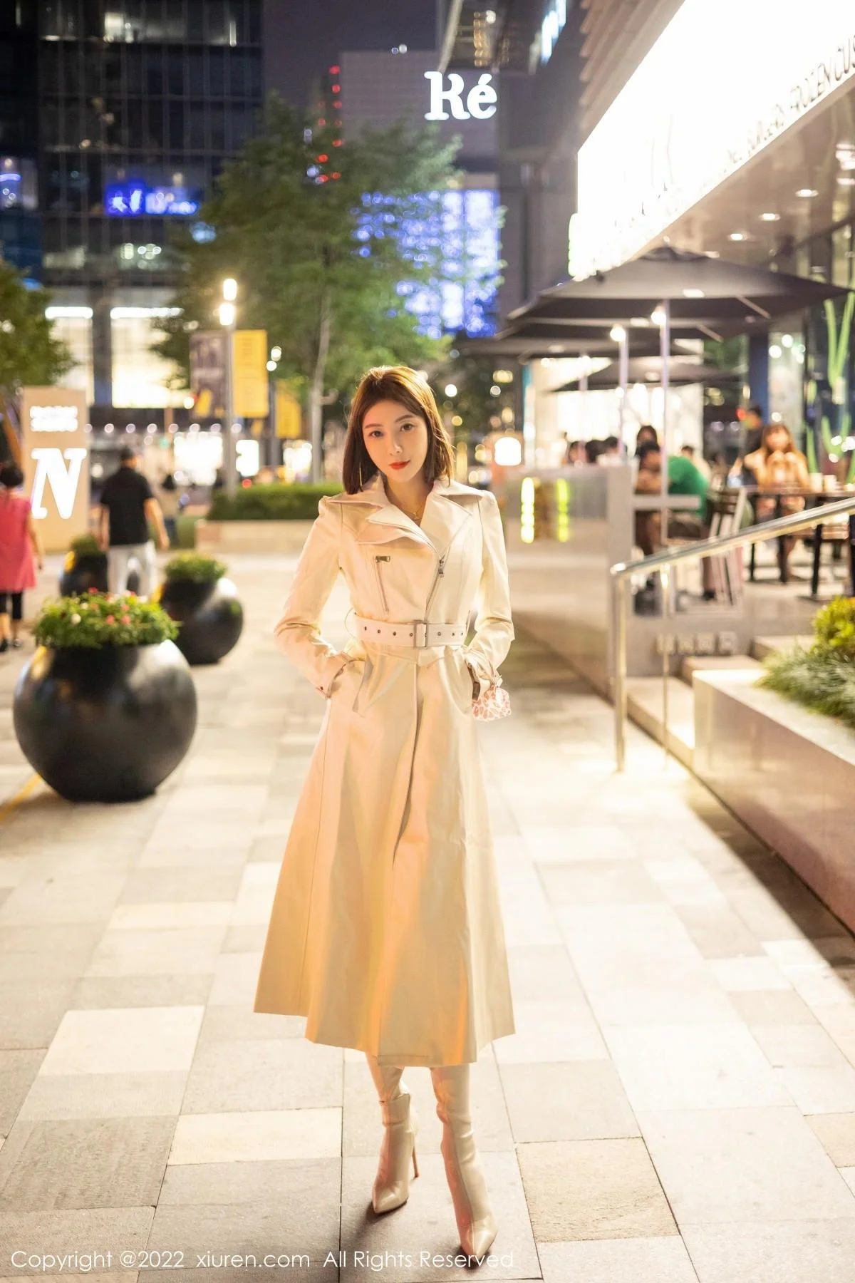 御姐果儿Victoria青海旅拍脱风衣露艳红色蕾丝内衣丰满绝美写真 第 63 张
