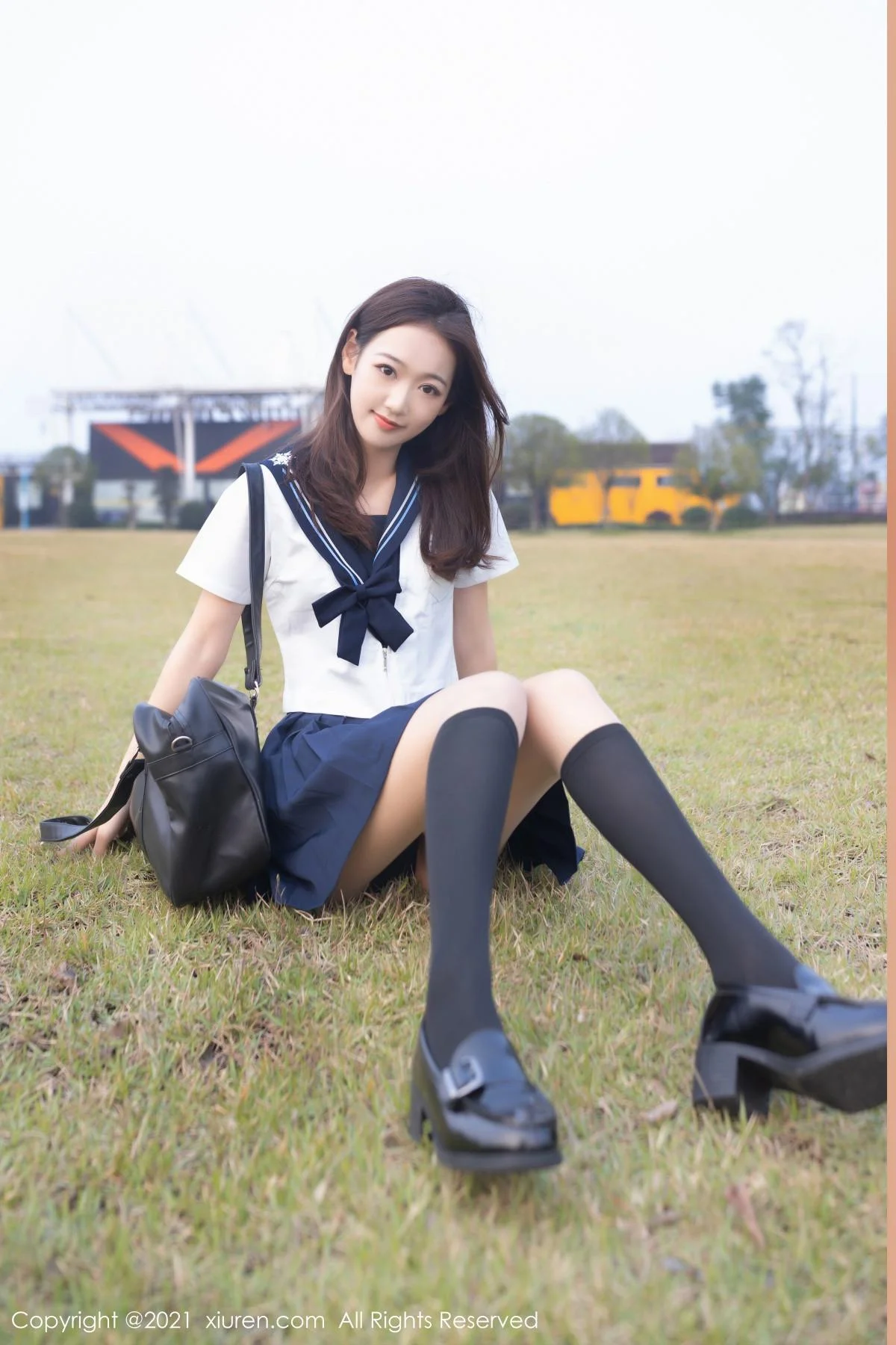 唐安琪校园恋爱主题青春时尚校服半脱露性感内衣绝美写真 第 1 张