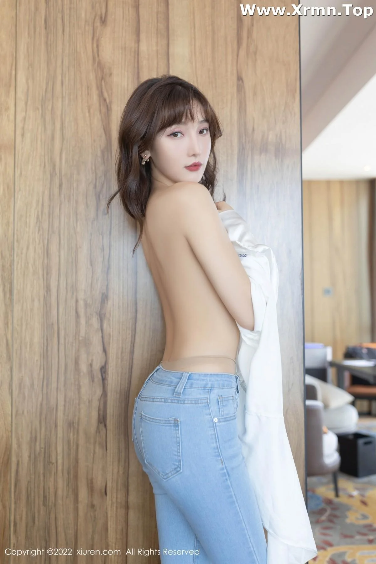 陆萱萱简约白T配牛仔裤半脱露开档肉丝撩人姿势绝美写真 第 60 张