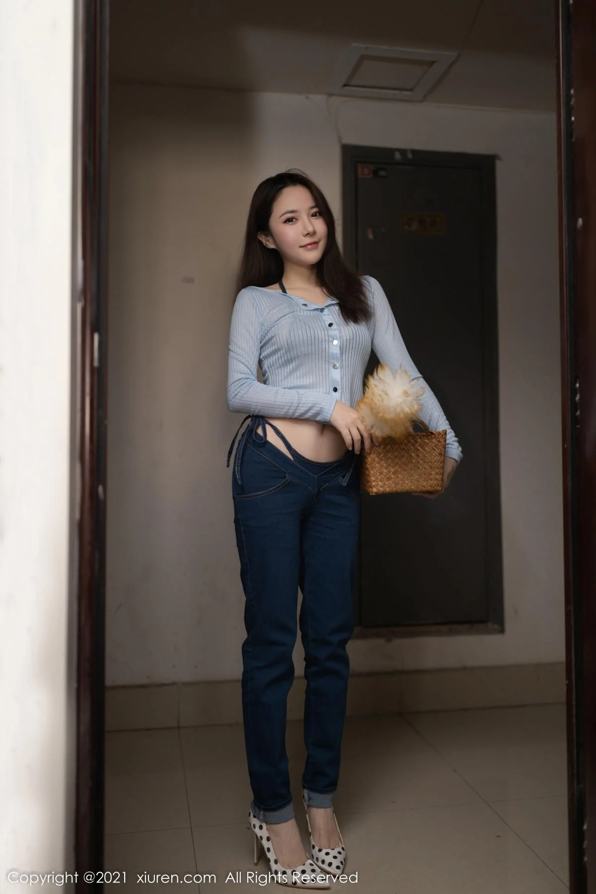 鱼子酱Fish家居女友主题私房半脱露牛仔内衣完美绝美写真 第 1 张