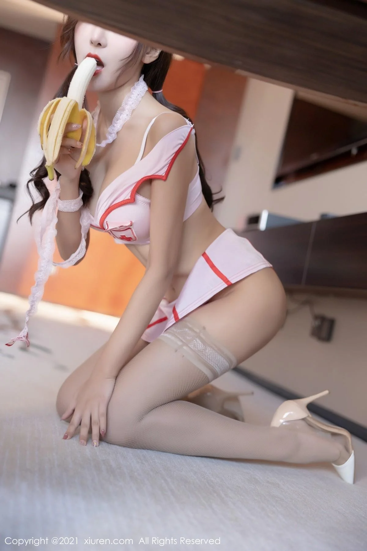 王馨瑶yanni动人护士制服配肉丝网袜秀完美身材绝美写真 第 30 张