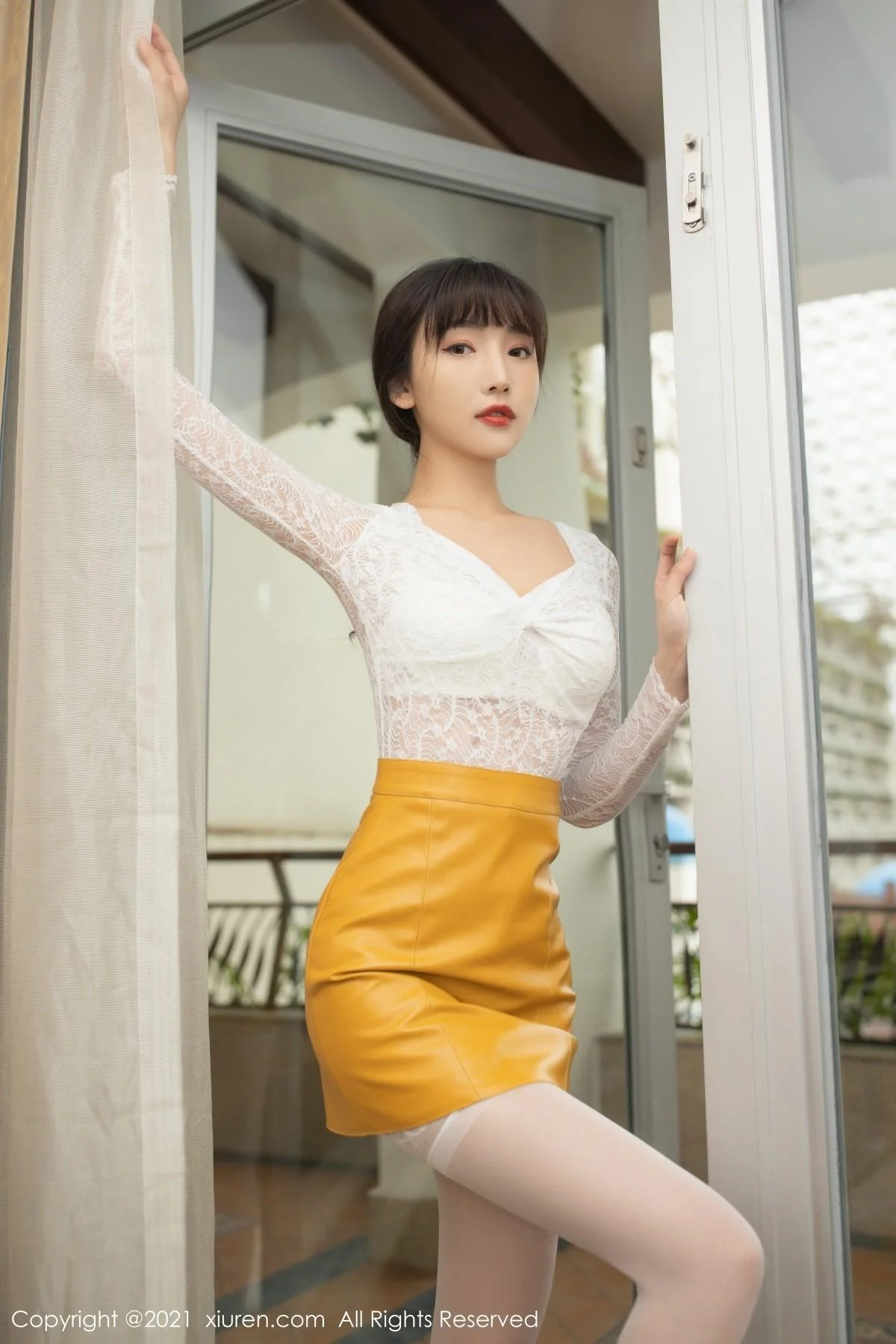 陆萱萱成都旅拍居家女友主题性感内衣配蕾丝吊袜绝美写真 第 1 张