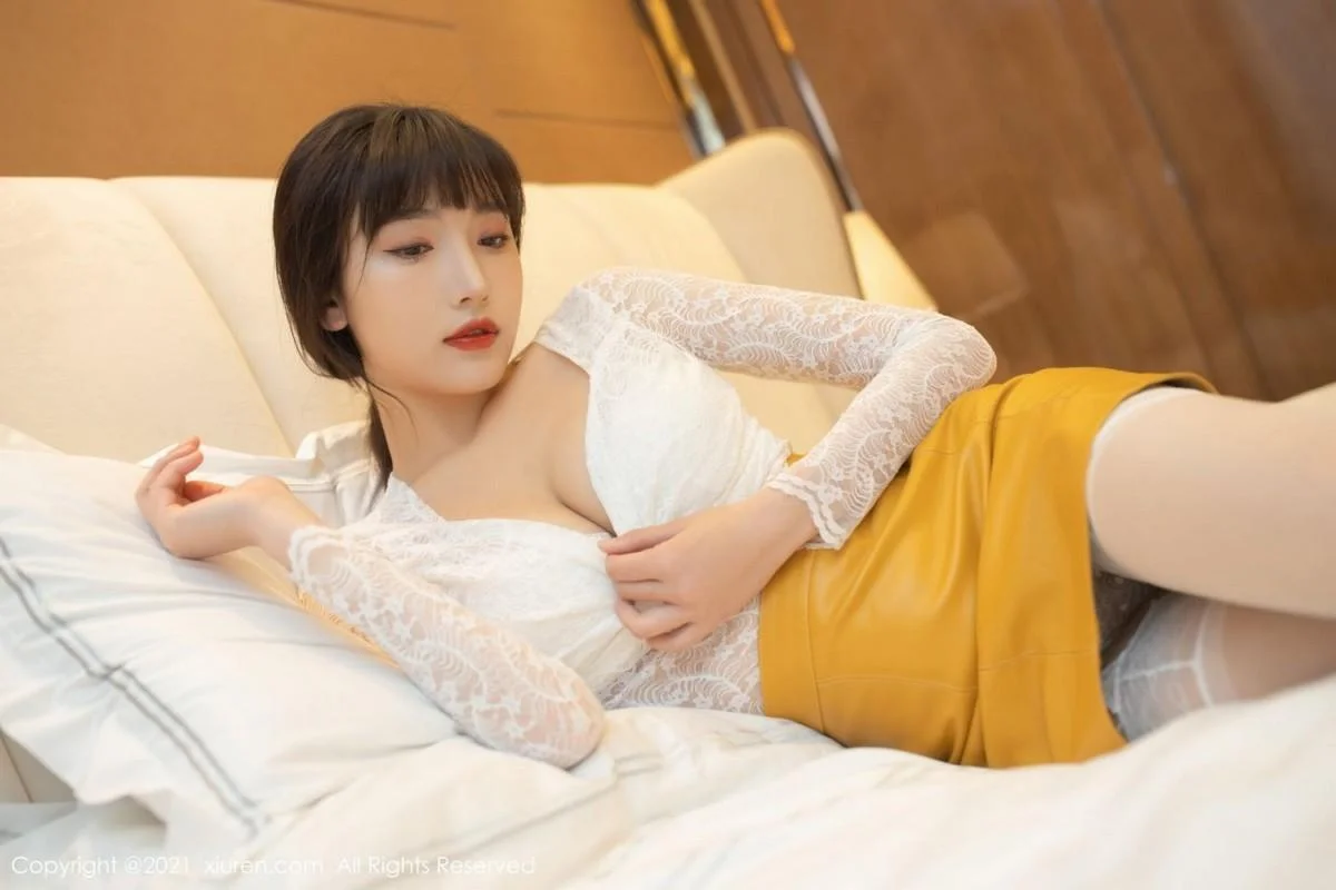 陆萱萱成都旅拍居家女友主题性感内衣配蕾丝吊袜绝美写真 第 16 张