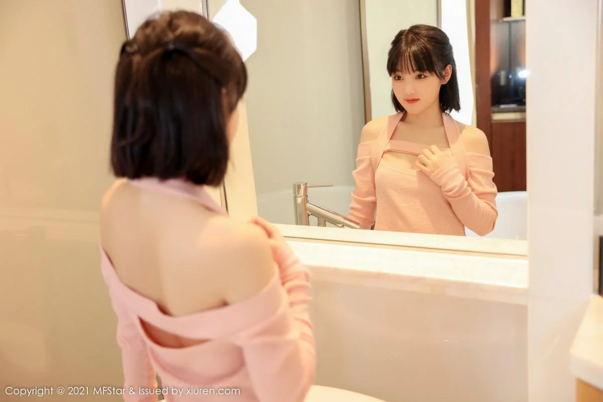 甜筒晓彤居家女友主题浴室性感粉色服饰配黑短裙绝美写真 第 51 张