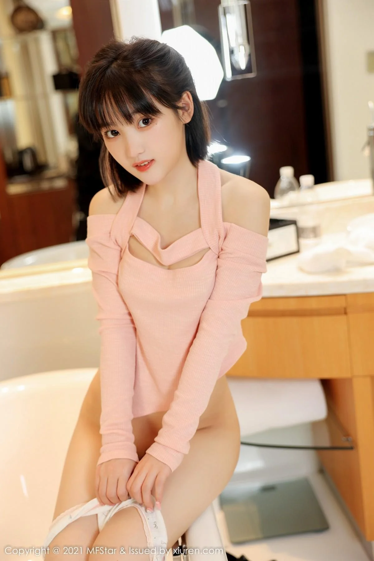 甜筒晓彤居家女友主题浴室性感粉色服饰配黑短裙绝美写真 第 90 张