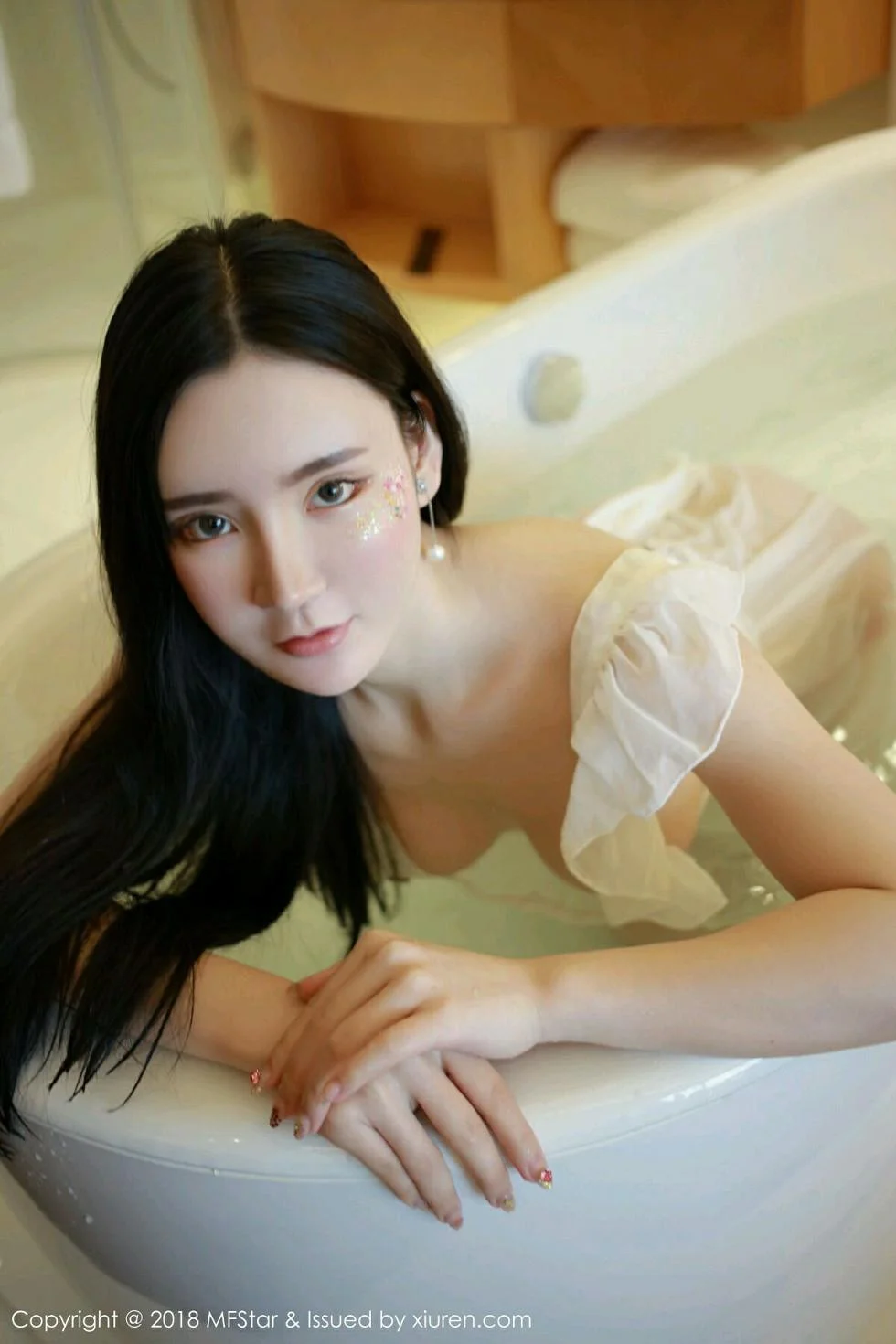周于希私房情趣薄纱浴缸里湿身透视喷血绝美写真 第 11 张