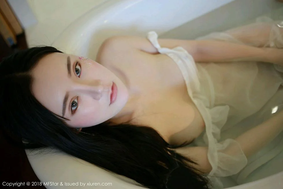 周于希私房情趣薄纱浴缸里湿身透视喷血绝美写真 第 63 张
